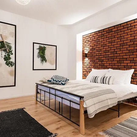 Comfee - Ultracentral * Brasov