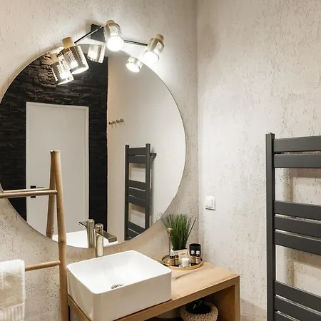 Comfee - Ultracentral Apartment