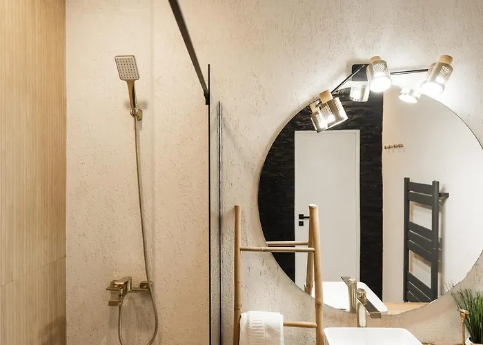 Comfee - Ultracentral * ブラショフ