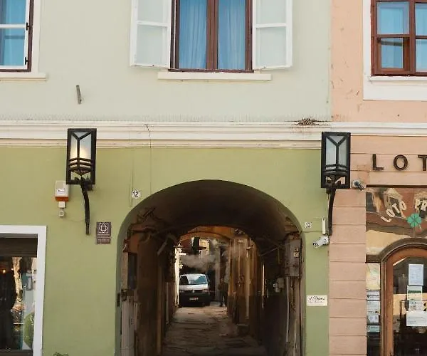 Comfee - Ultracentral アパート